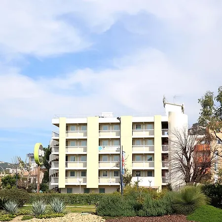 B&B Hotel Hyeres 2* Hyères