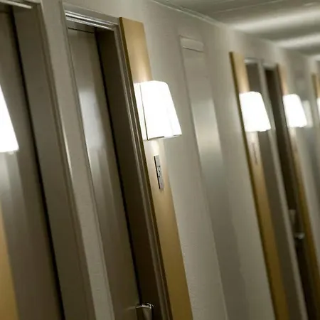 B&B Hotel Hyeres 2* Hyères