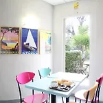B&B Hotel Hyeres Hotel 2*