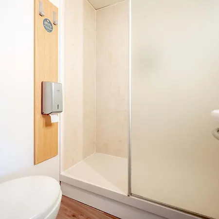 酒店 B&B Hotel Hyeres 2*