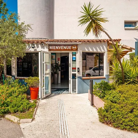 B&B Hotel Hyeres 2* Йер