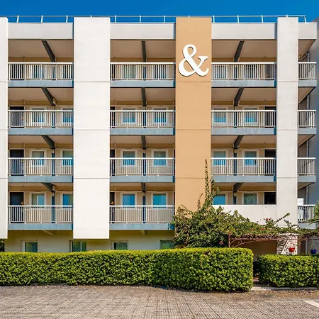 B&B Hotel Hyeres Отель