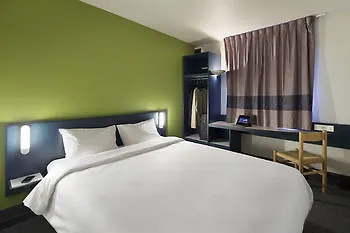 Szálloda B&B Hotel Hyeres 2*