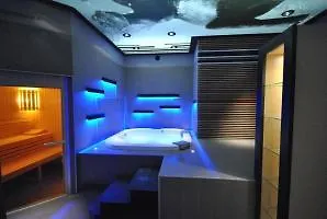 酒店 B&B Hotel Hyeres 2*