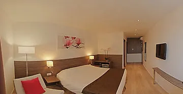 B&B Hotel Hyeres 2*