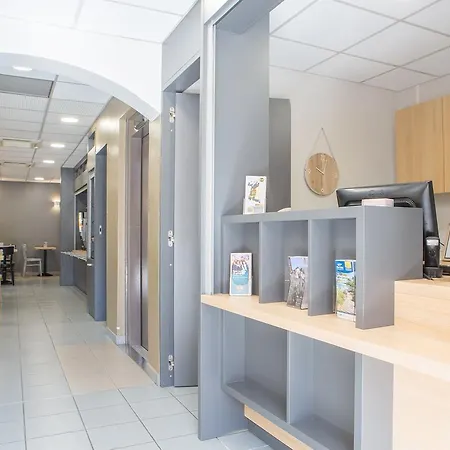 B&B Hotel Hyeres ホテル
