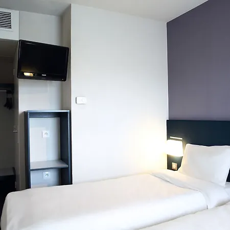 B&B Hotel Hyeres 酒店 2*