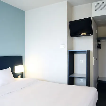 B&B Hotel Hyeres 酒店 耶尔