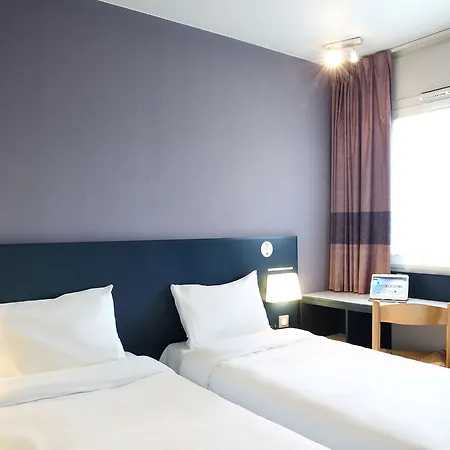 B&B Hotel Hyeres 酒店