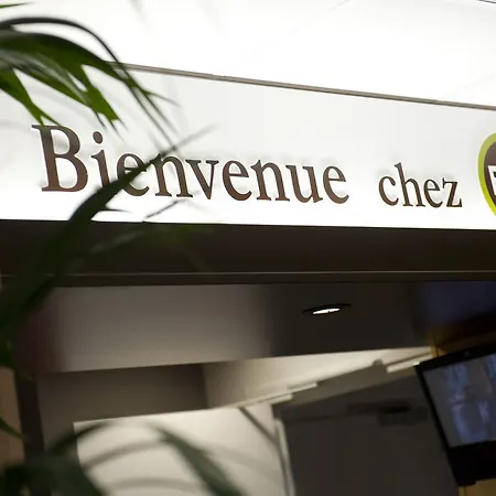 B&B Hotel Hyeres ホテル
