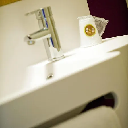Otel B&B Hôtel Hyeres Hyères