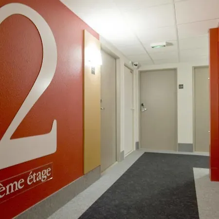 B&B Hotel Hyeres Szálloda