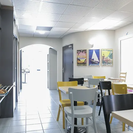 B&B Hotel Hyeres 2* Hyères