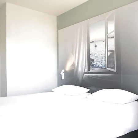 B&B Hotel Hyeres 耶尔