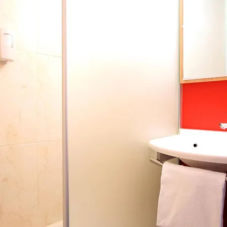 B&B Hotel Hyeres Szálloda