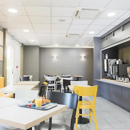 B&B Hotel Hyeres 2* 耶尔