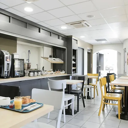 Szálloda B&B Hotel Hyeres 2*