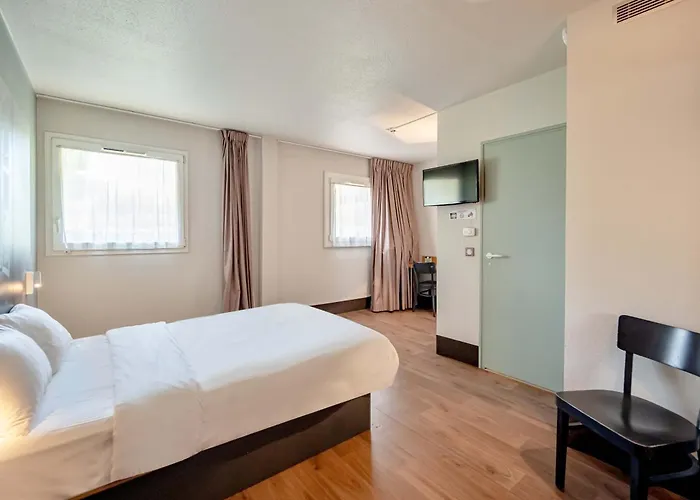 B&B Hotel Hyeres Hyères