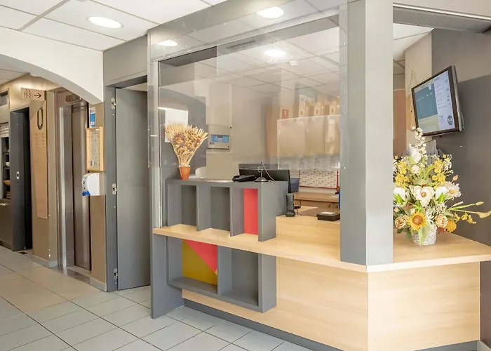 Hotel B&B HOTEL Hyères Hyères