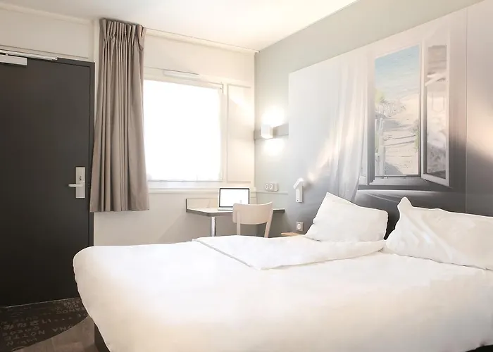 Hotel B&B HOTEL Hyères Hyères