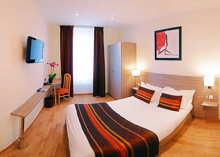 Hotell B&B Hotel Hyeres Hyères