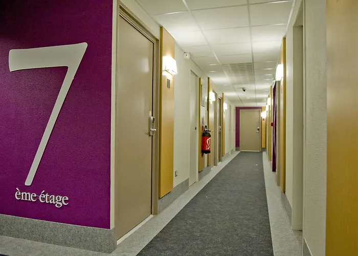 B&B Hotel Hyeres Hotell 2*