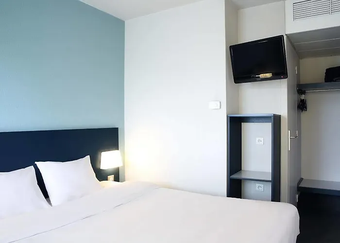 Hotell B&B Hotel Hyeres Hyères