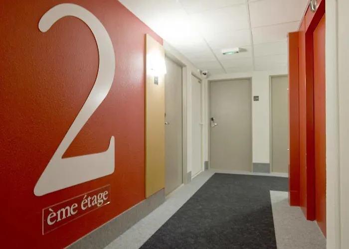 B&B Hotel Hyeres Hotell