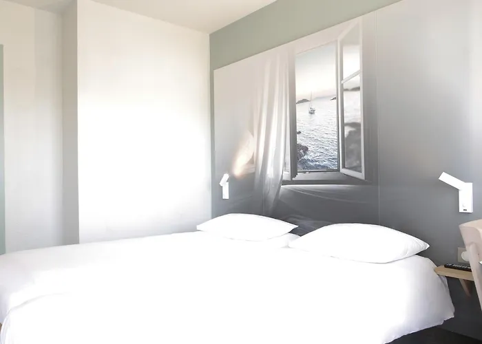 B&B Hotel Hyeres Hyères