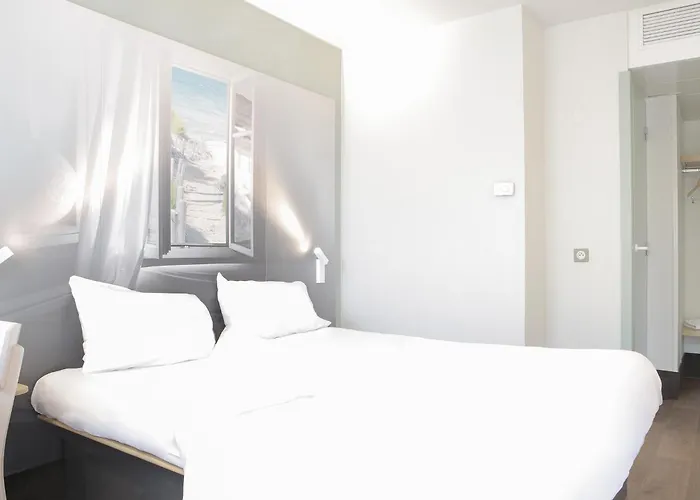 B&B HOTEL Hyères Hotel